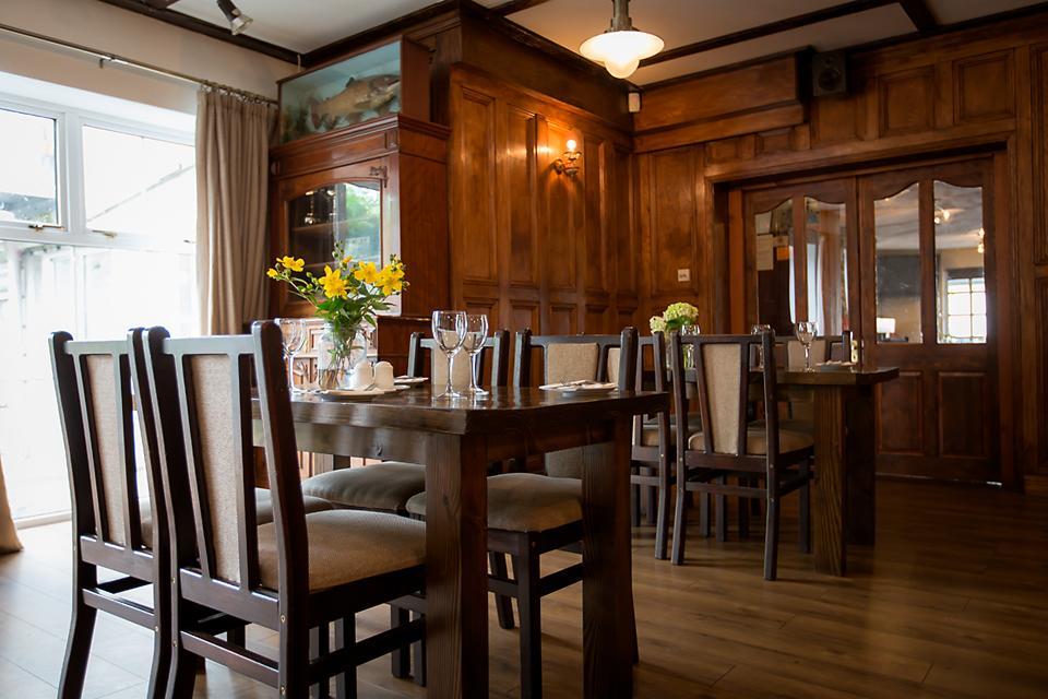 Lydons Lodge Hotel Конг Екстериор снимка