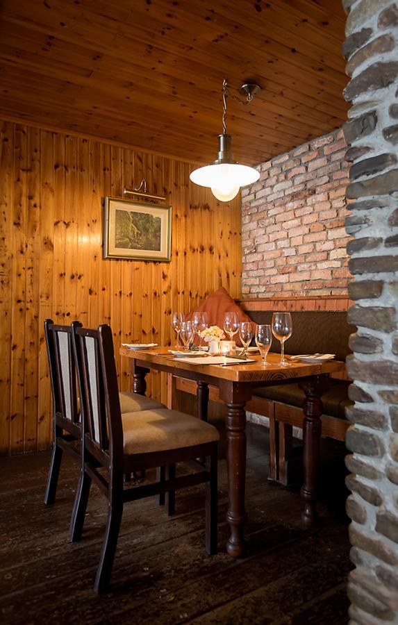Lydons Lodge Hotel Конг Екстериор снимка