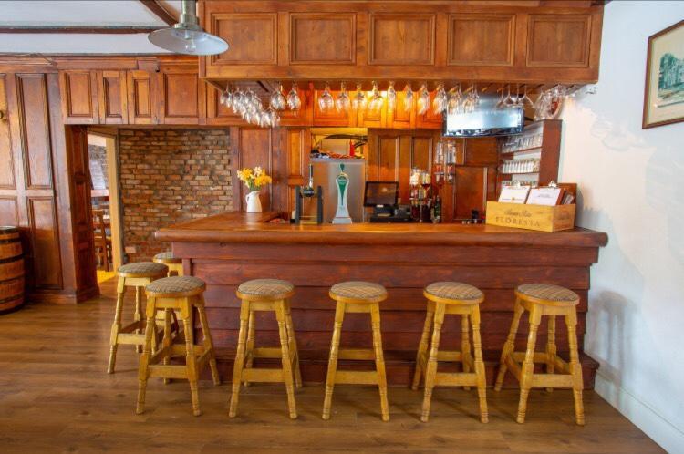 Lydons Lodge Hotel Конг Екстериор снимка