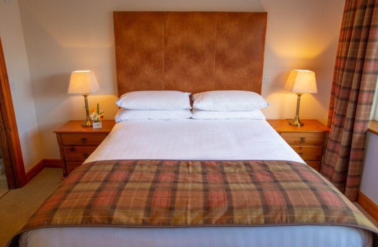 Lydons Lodge Hotel Конг Екстериор снимка